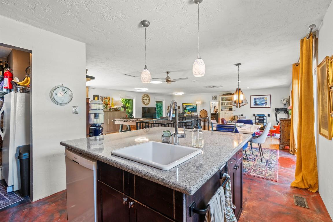 









230


6

Street,
Salmon Arm,




BC
V1E 4E8

