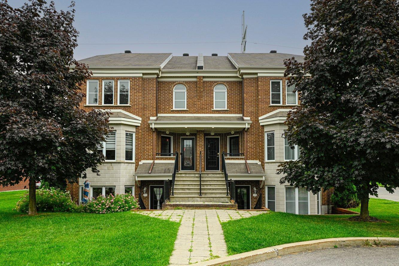 









2119


Rue des Crocus

,
Longueuil (Le Vieux-Longueuil),




QC
J4N0E4

