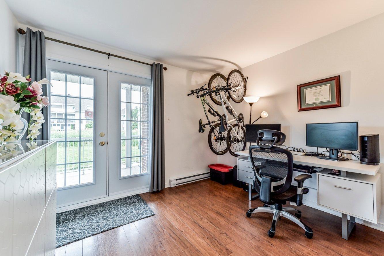









2119


Rue des Crocus

,
Longueuil (Le Vieux-Longueuil),




QC
J4N0E4

