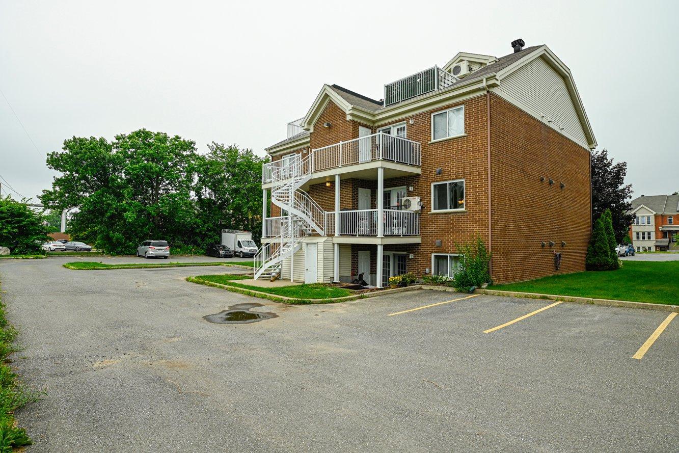 









2119


Rue des Crocus

,
Longueuil (Le Vieux-Longueuil),




QC
J4N0E4


