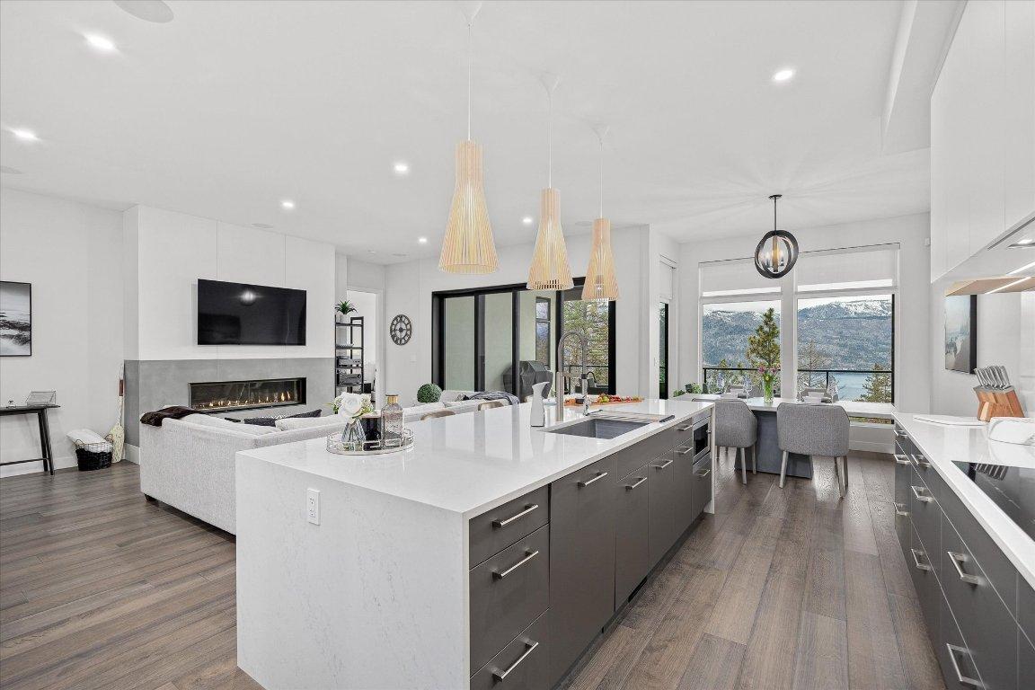 









10058


Beacon Hill

Drive,
Lake Country,




BC
V4V 0A9

