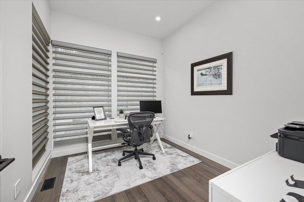 









10058


Beacon Hill

Drive,
Lake Country,




BC
V4V 0A9

