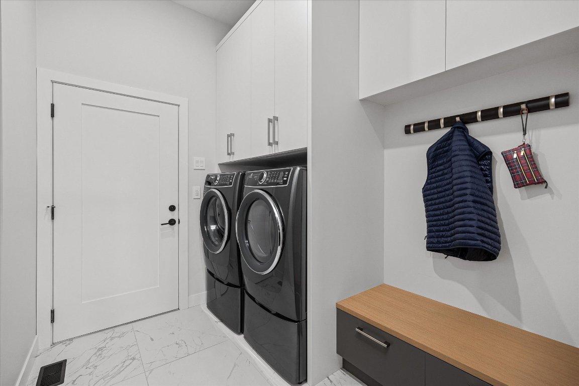 









10058


Beacon Hill

Drive,
Lake Country,




BC
V4V 0A9

