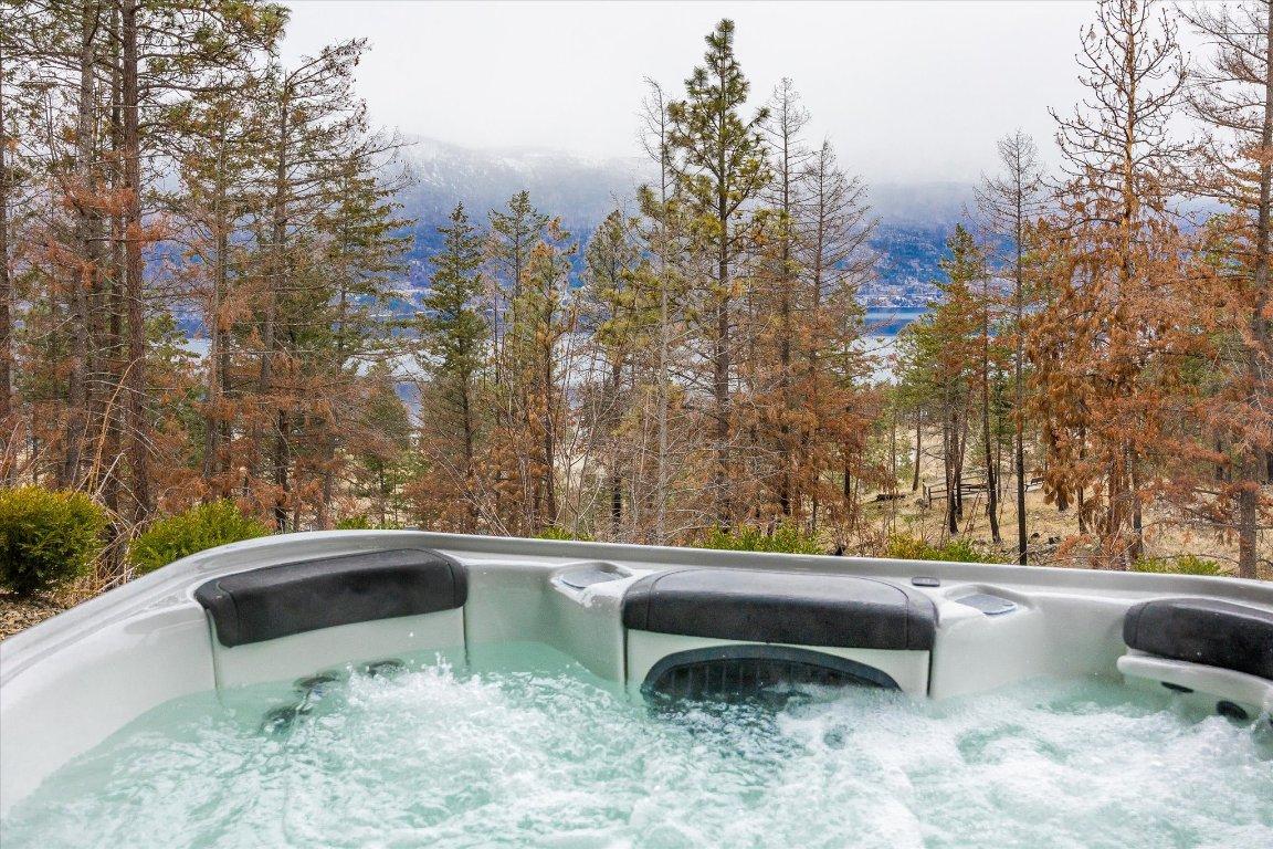 









10058


Beacon Hill

Drive,
Lake Country,




BC
V4V 0A9

