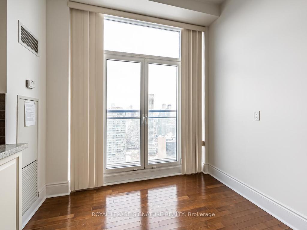 









763


Bay

Street, PH02,
Toronto,




ON
M5G 2R3


