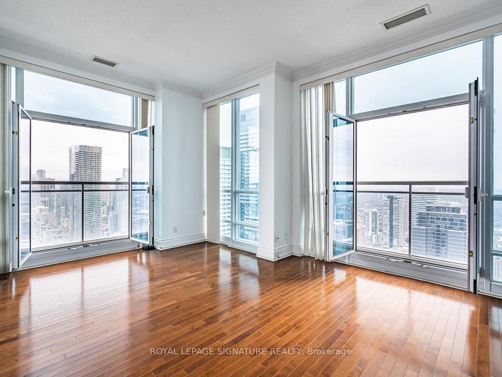 









763


Bay

Street, PH02,
Toronto,




ON
M5G 2R3

