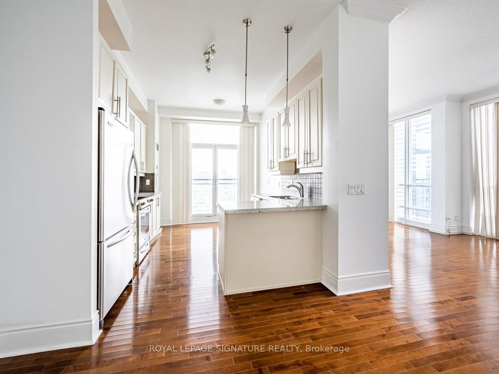 









763


Bay

Street, PH02,
Toronto,




ON
M5G 2R3

