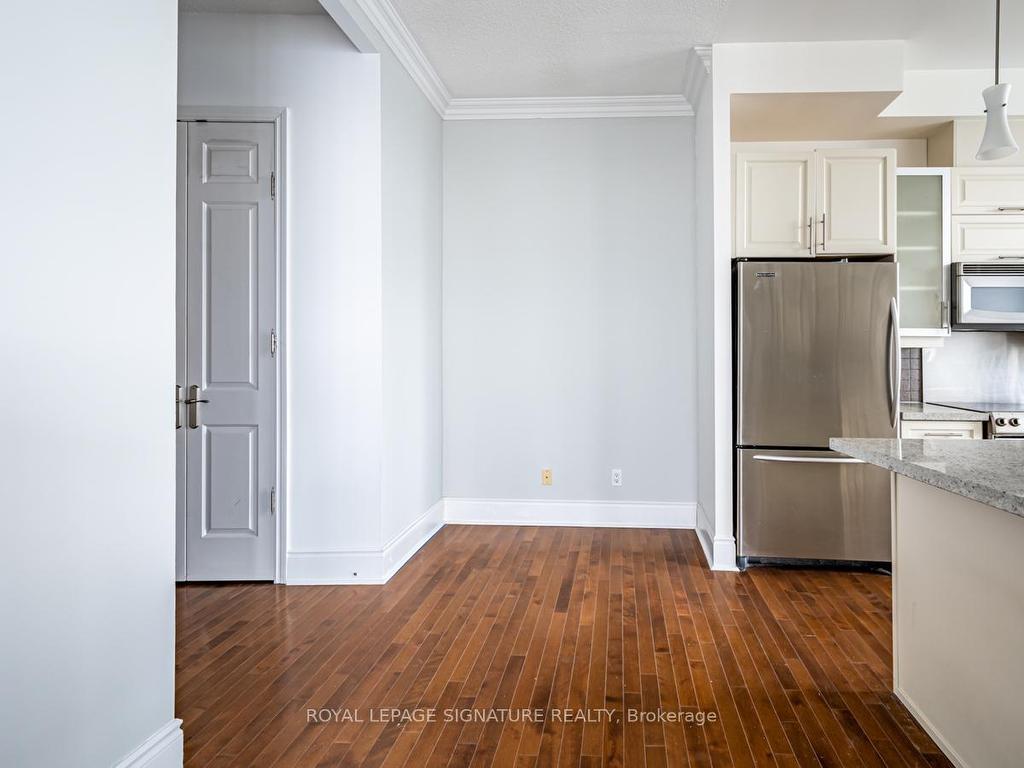 









763


Bay

Street, PH02,
Toronto,




ON
M5G 2R3

