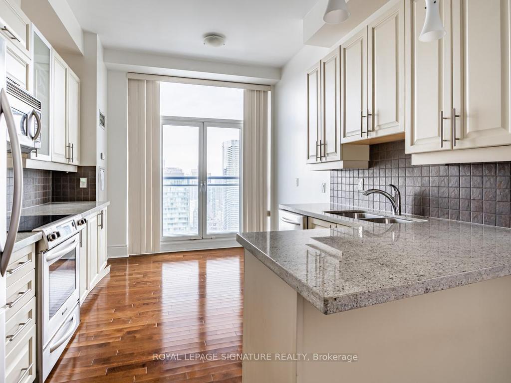 









763


Bay

Street, PH02,
Toronto,




ON
M5G 2R3

