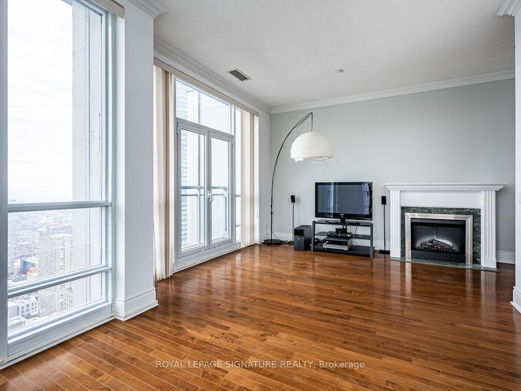 









763


Bay

Street, PH02,
Toronto,




ON
M5G 2R3

