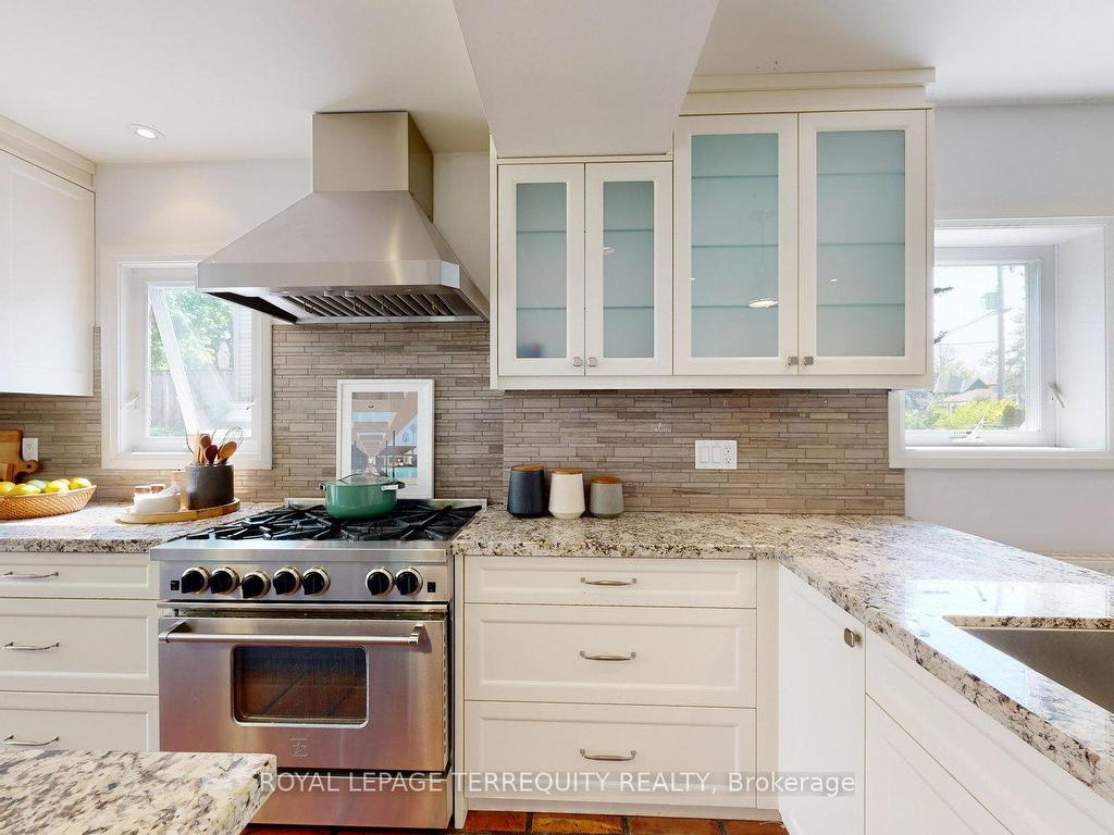 









65


Burnhamthorpe

Crescent,
Toronto,




ON
M9A 1G6

