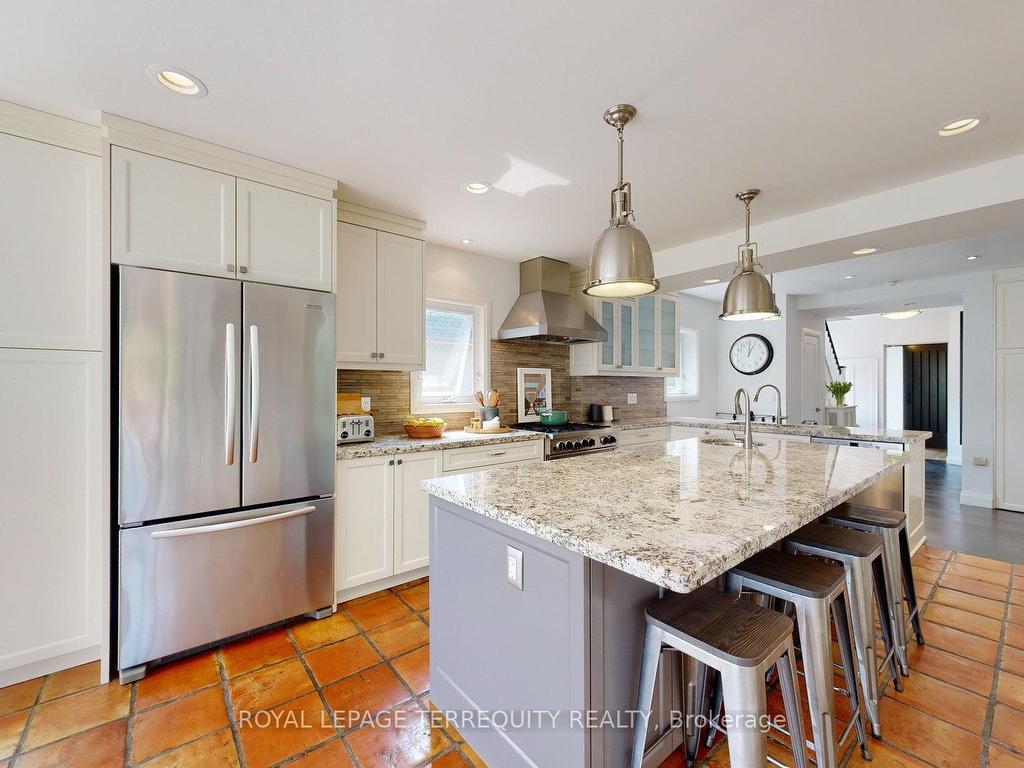 









65


Burnhamthorpe

Crescent,
Toronto,




ON
M9A 1G6

