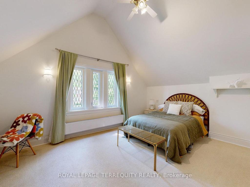 









65


Burnhamthorpe

Crescent,
Toronto,




ON
M9A 1G6

