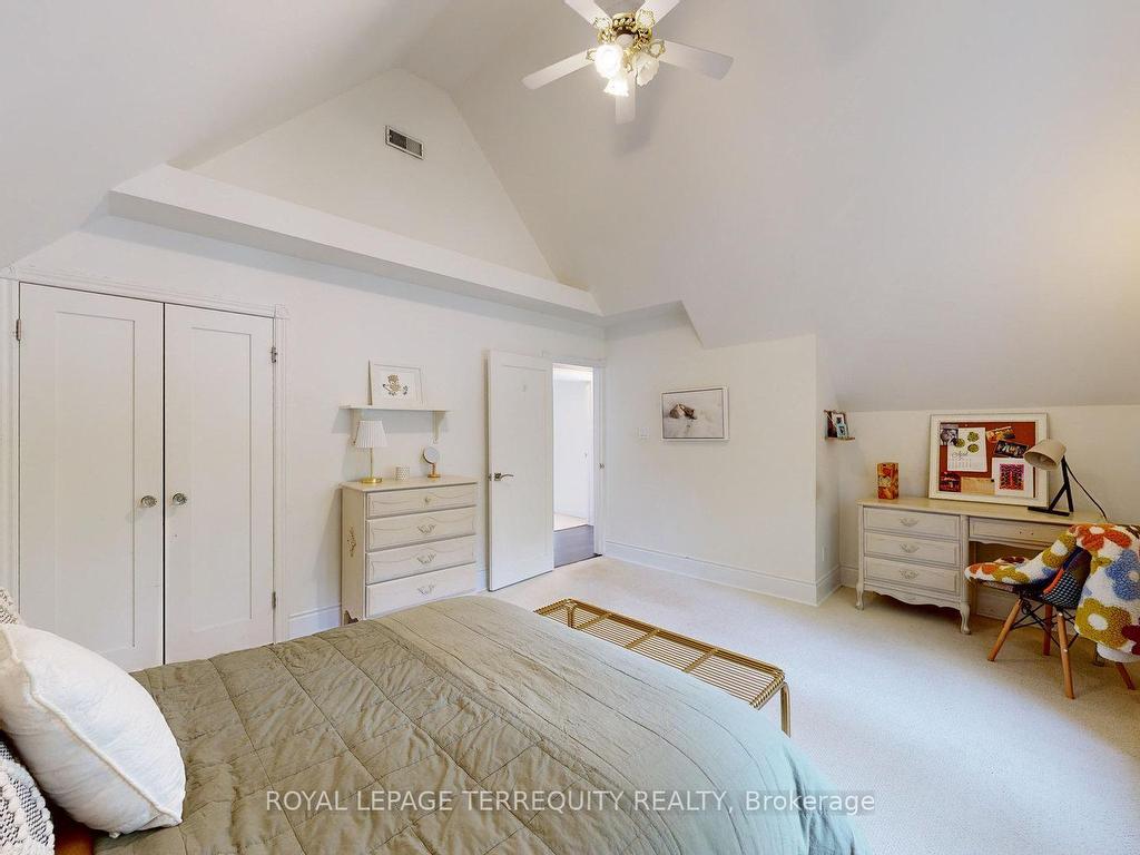 









65


Burnhamthorpe

Crescent,
Toronto,




ON
M9A 1G6

