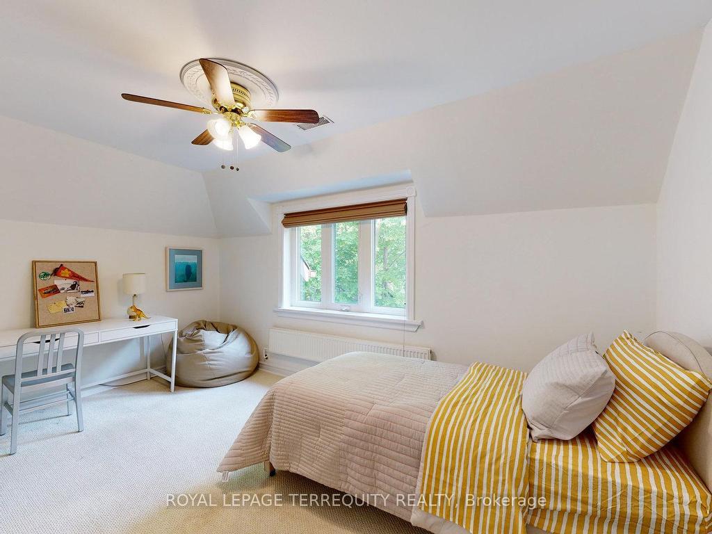 









65


Burnhamthorpe

Crescent,
Toronto,




ON
M9A 1G6

