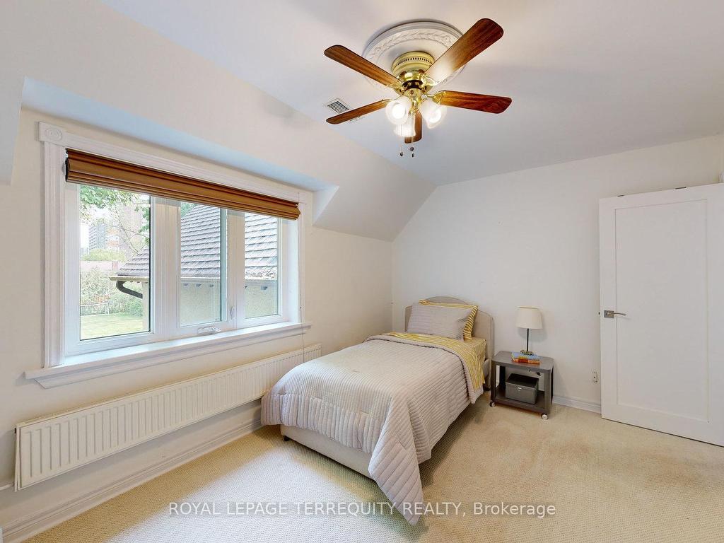 









65


Burnhamthorpe

Crescent,
Toronto,




ON
M9A 1G6

