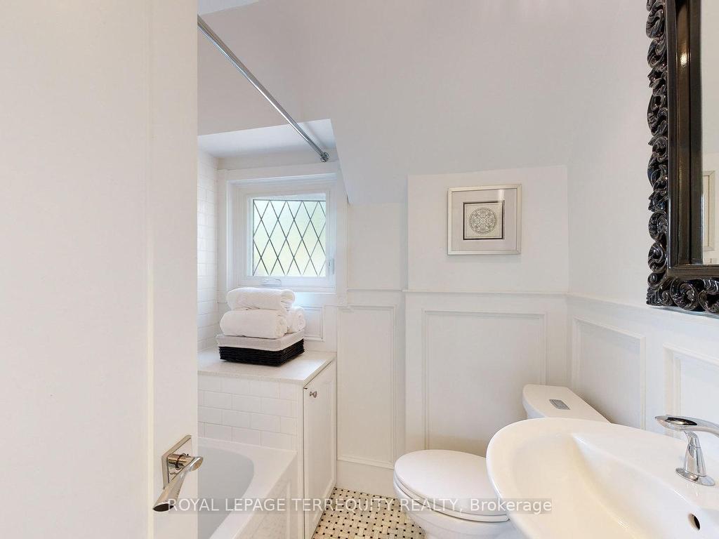 









65


Burnhamthorpe

Crescent,
Toronto,




ON
M9A 1G6

