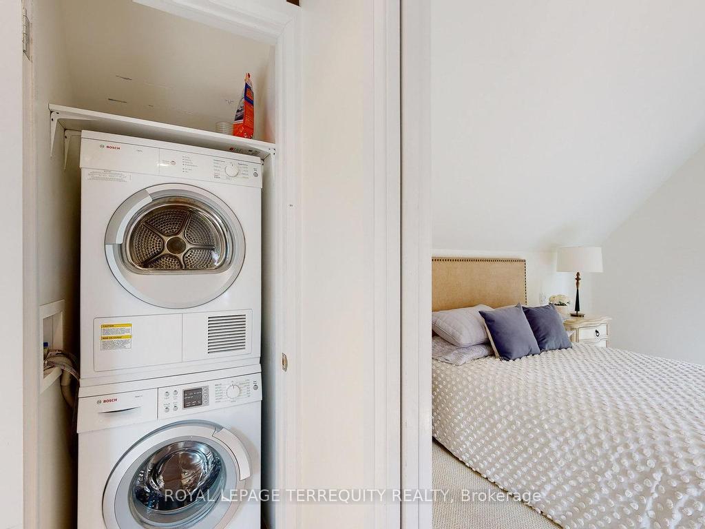 









65


Burnhamthorpe

Crescent,
Toronto,




ON
M9A 1G6

