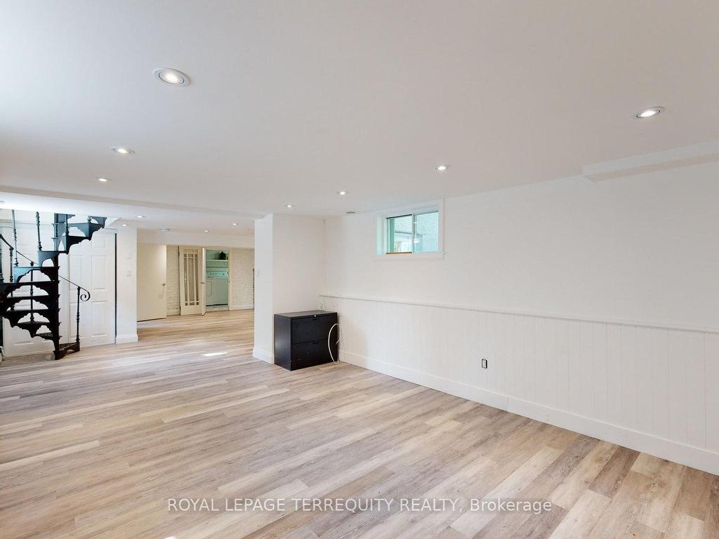 









65


Burnhamthorpe

Crescent,
Toronto,




ON
M9A 1G6

