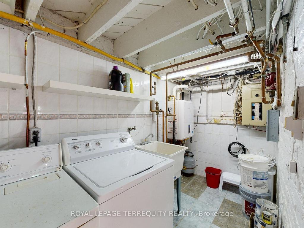 









65


Burnhamthorpe

Crescent,
Toronto,




ON
M9A 1G6

