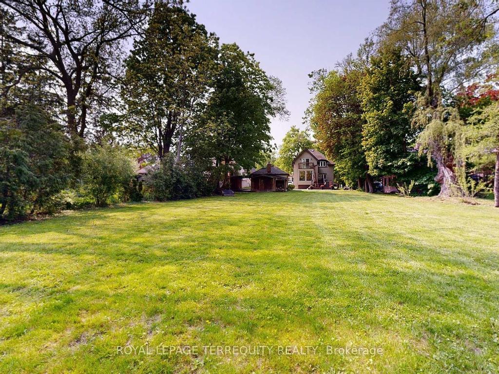 









65


Burnhamthorpe

Crescent,
Toronto,




ON
M9A 1G6

