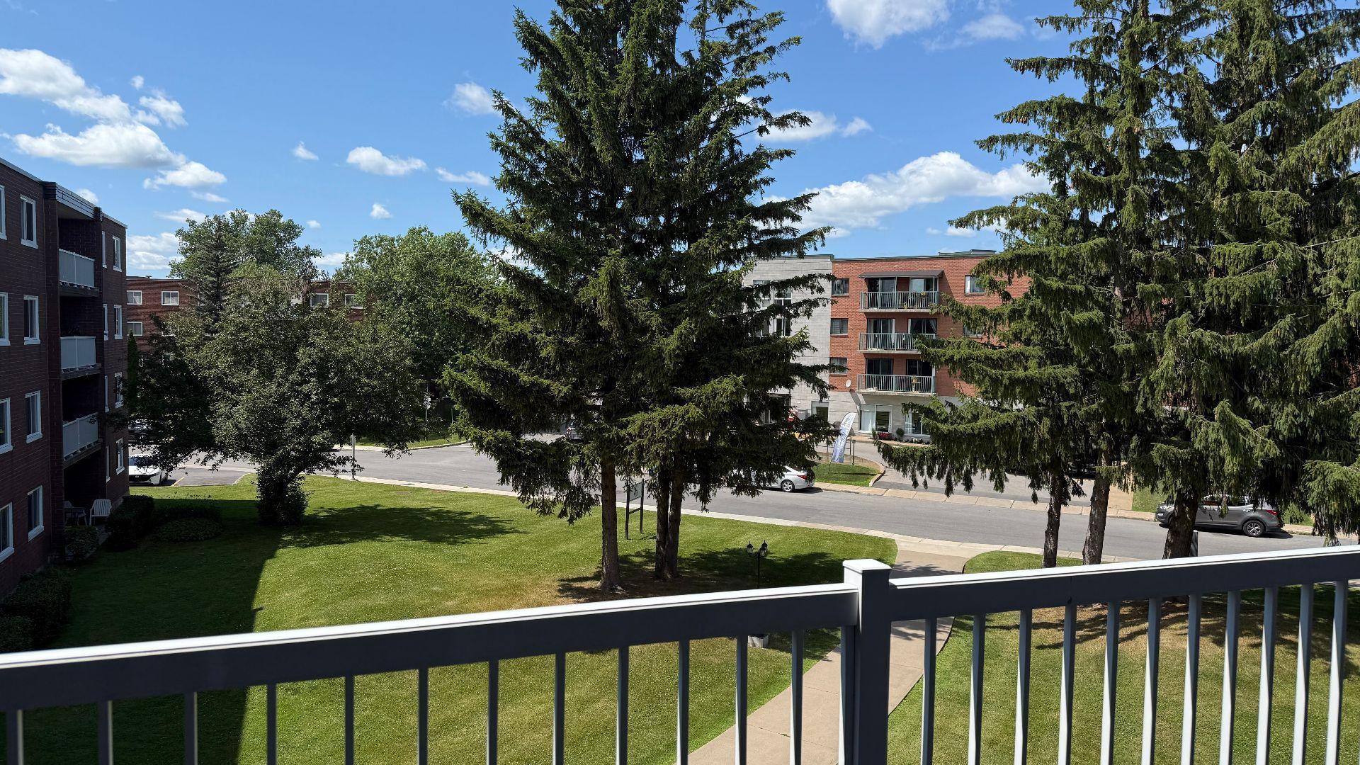 









350


Rue Querbes

, 318,
Vaudreuil-Dorion,




QC
J7V6B6

