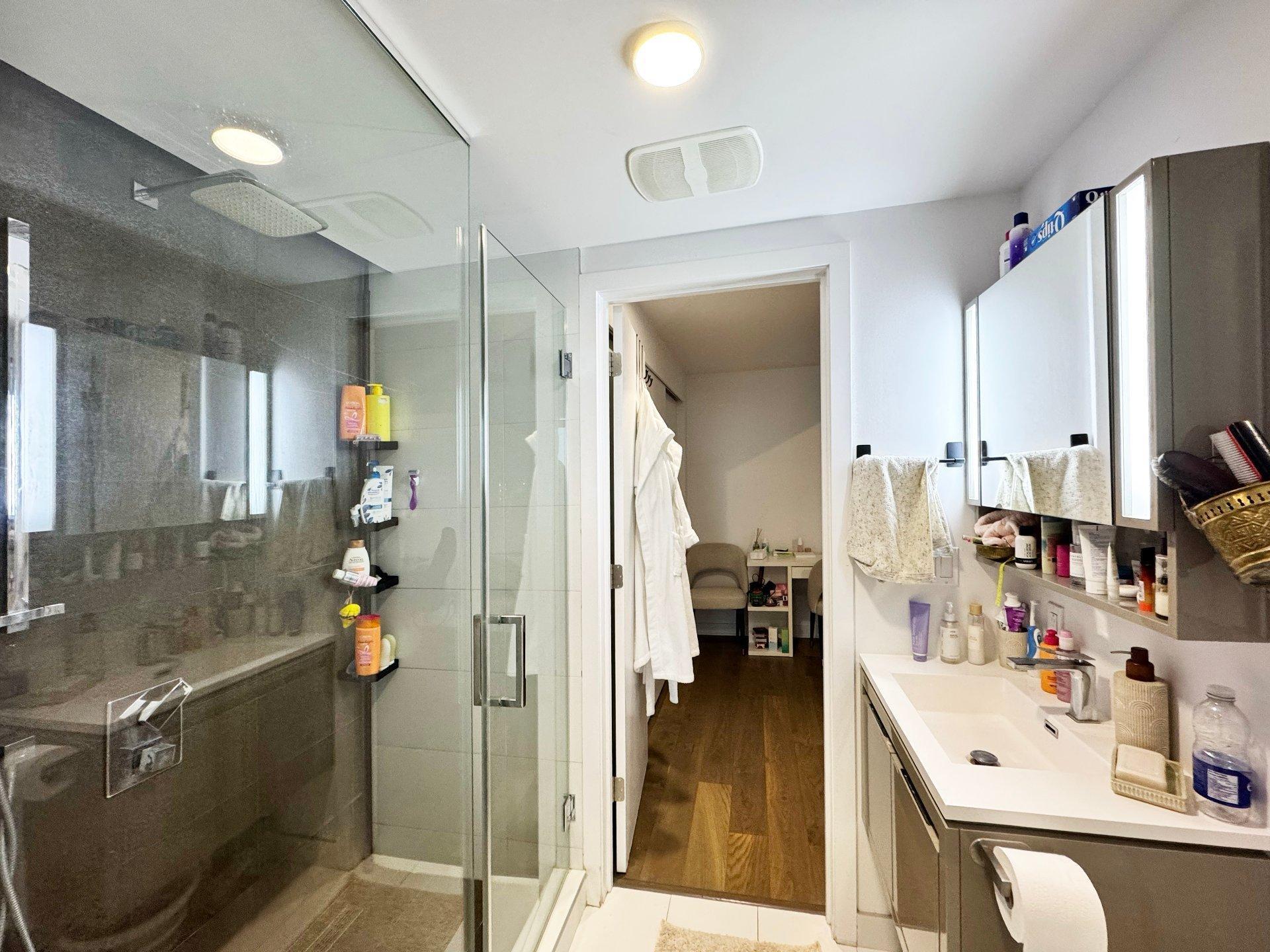 









1288


Av. des Canadiens-de-Montréal

, 3206,
Montréal (Ville-Marie),




QC
H3C0X6

