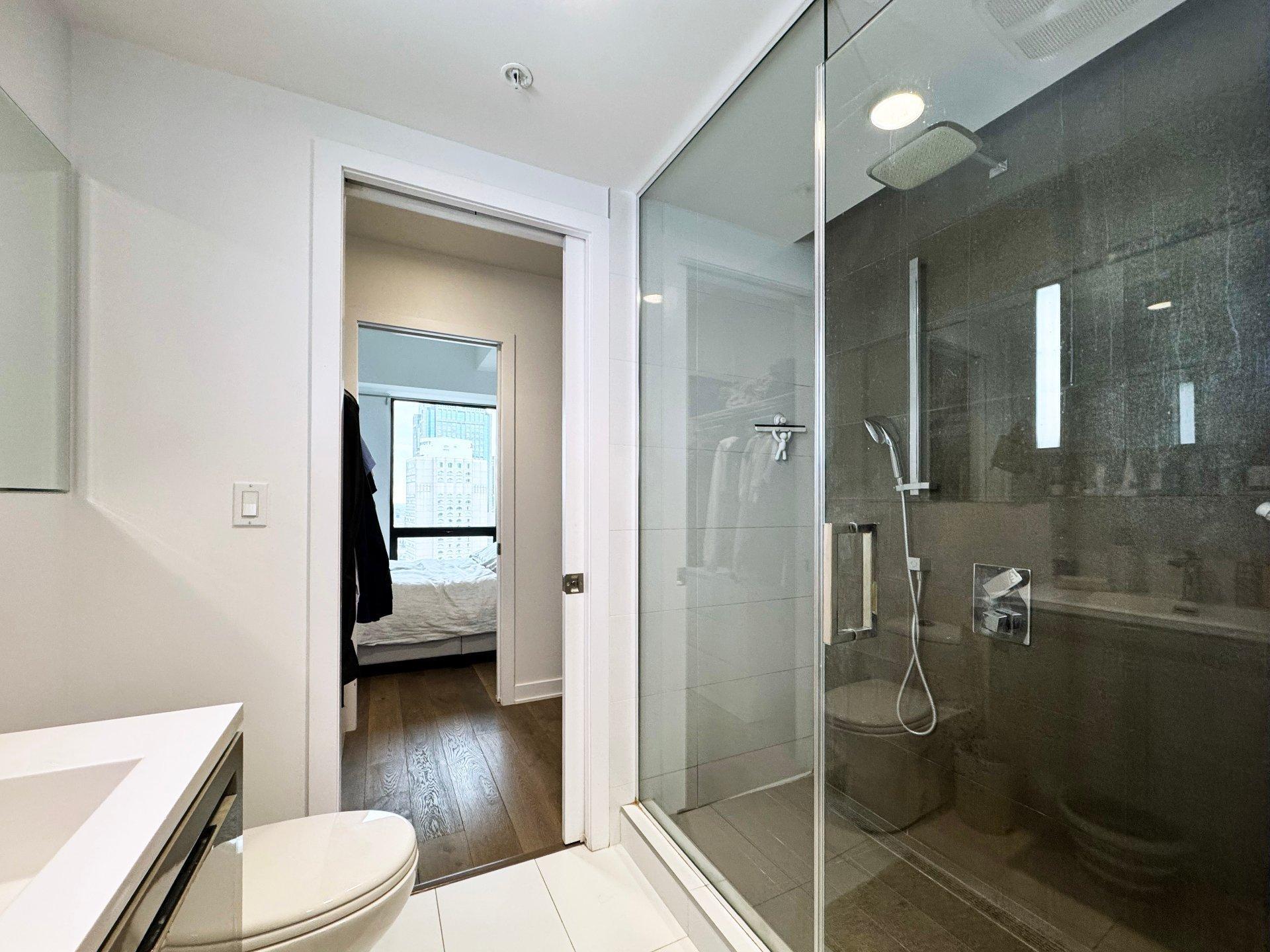 









1288


Av. des Canadiens-de-Montréal

, 3206,
Montréal (Ville-Marie),




QC
H3C0X6

