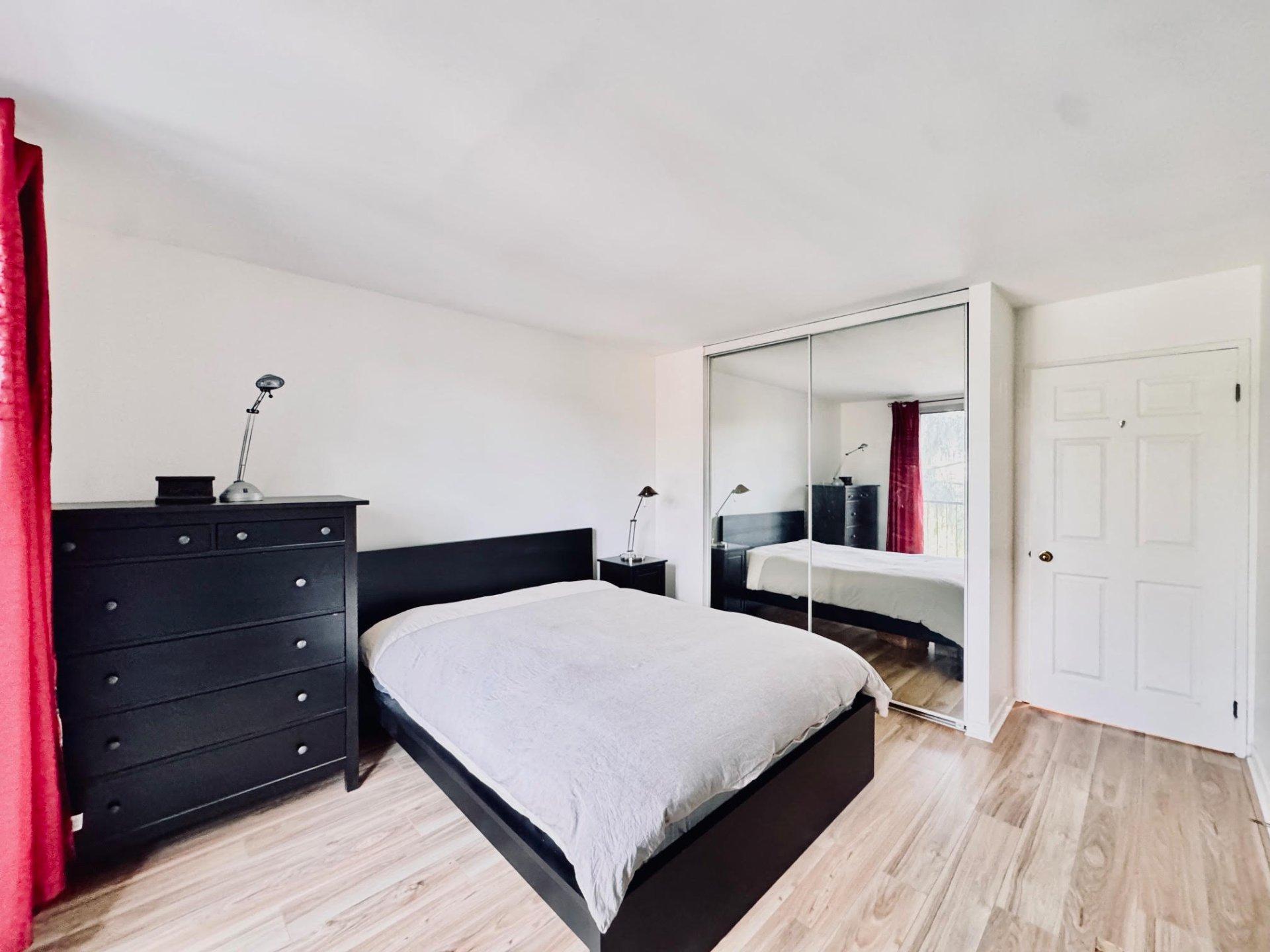 









4340


Rue de la Seine

, 301,
Laval (Chomedey),




QC
H7W2S3

