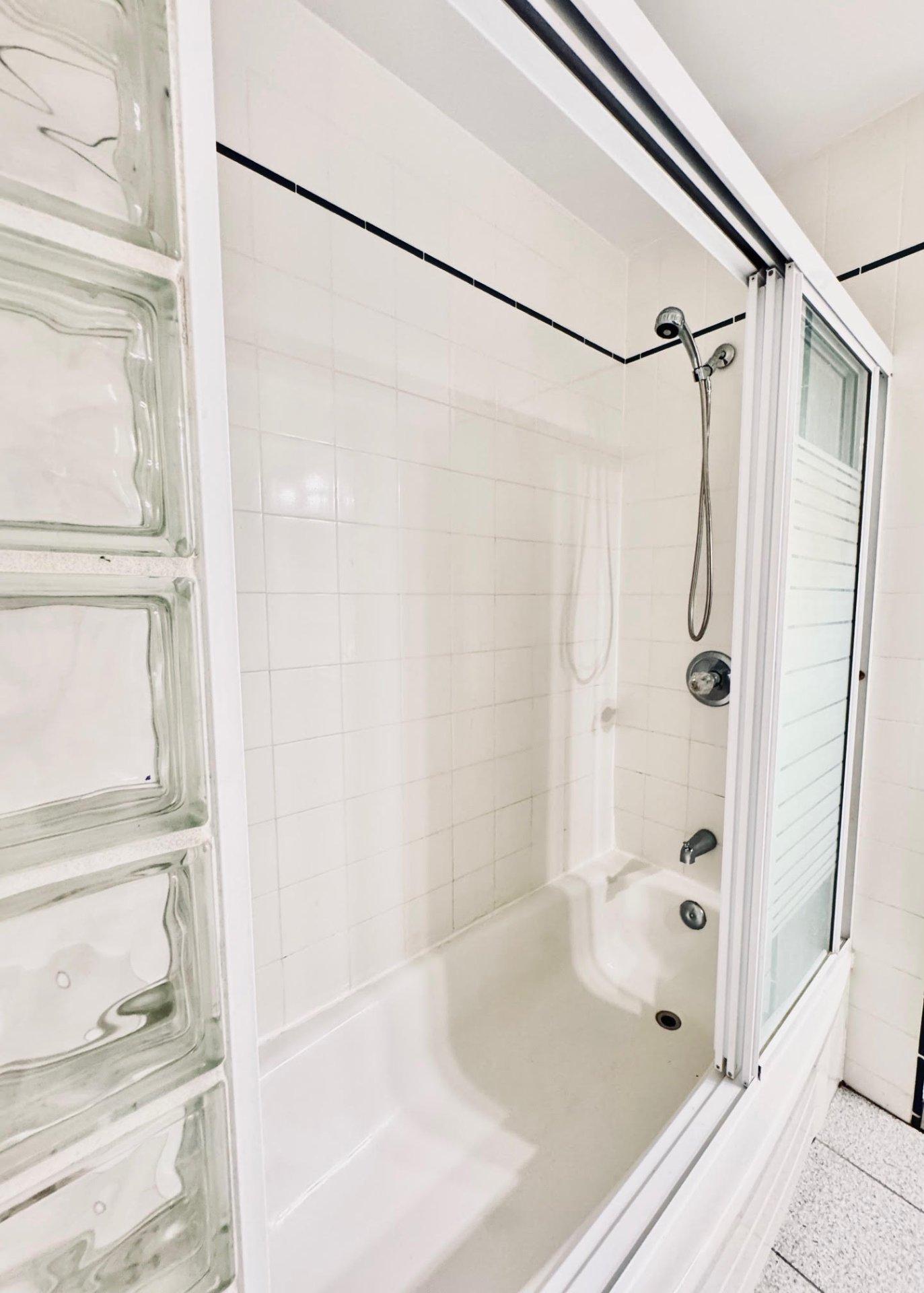 









4340


Rue de la Seine

, 301,
Laval (Chomedey),




QC
H7W2S3

