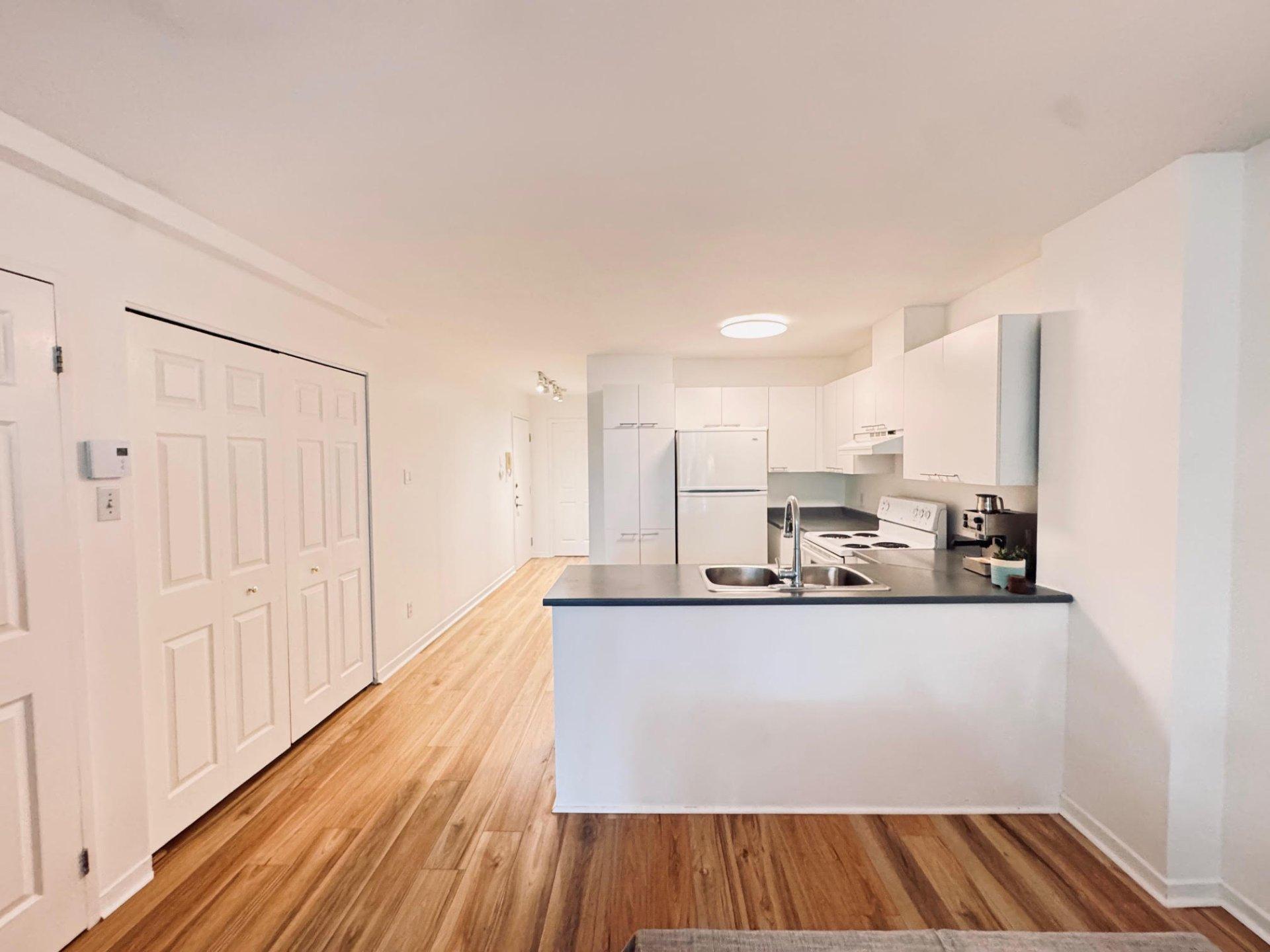 









4340


Rue de la Seine

, 301,
Laval (Chomedey),




QC
H7W2S3

