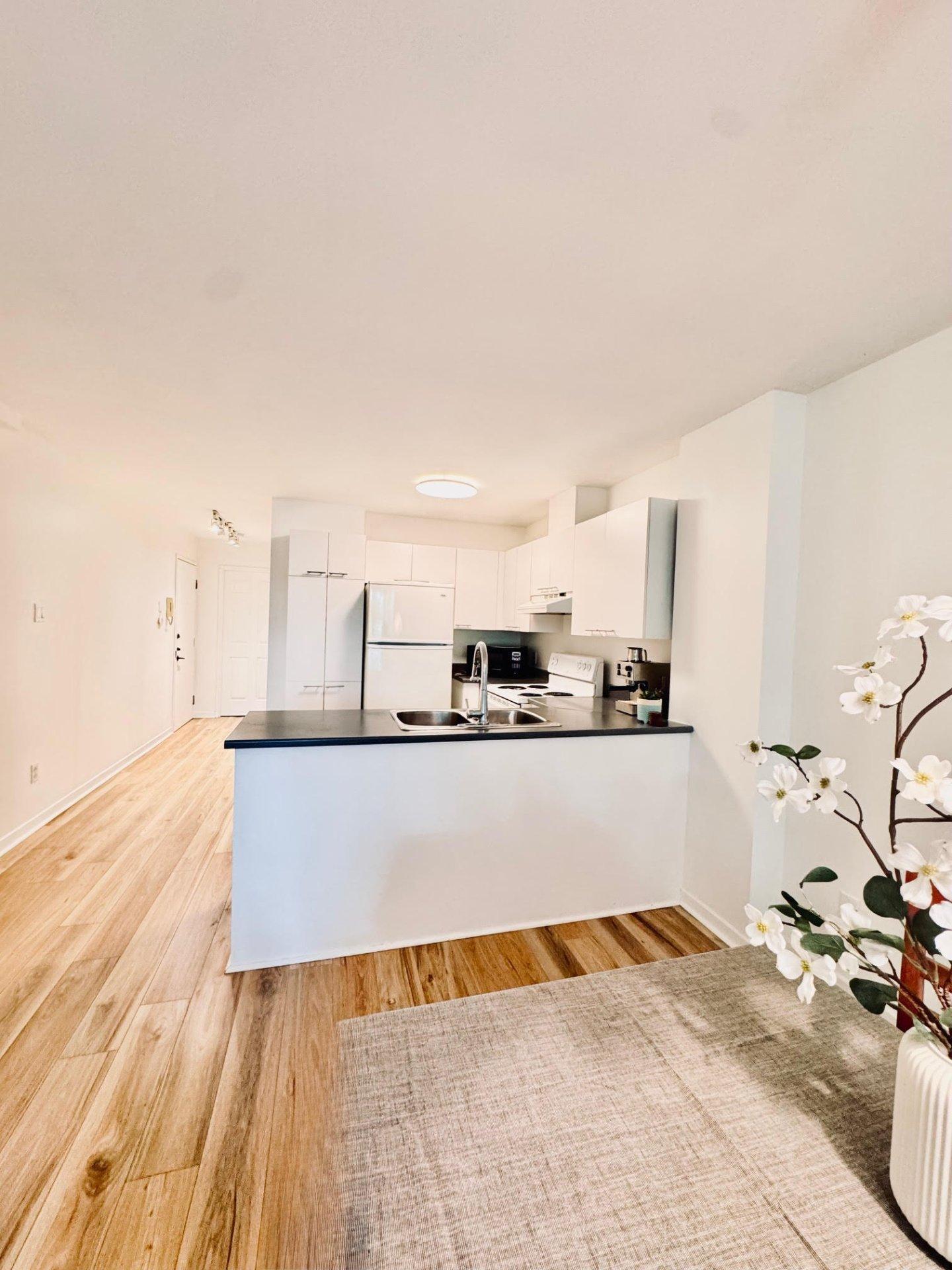 









4340


Rue de la Seine

, 301,
Laval (Chomedey),




QC
H7W2S3

