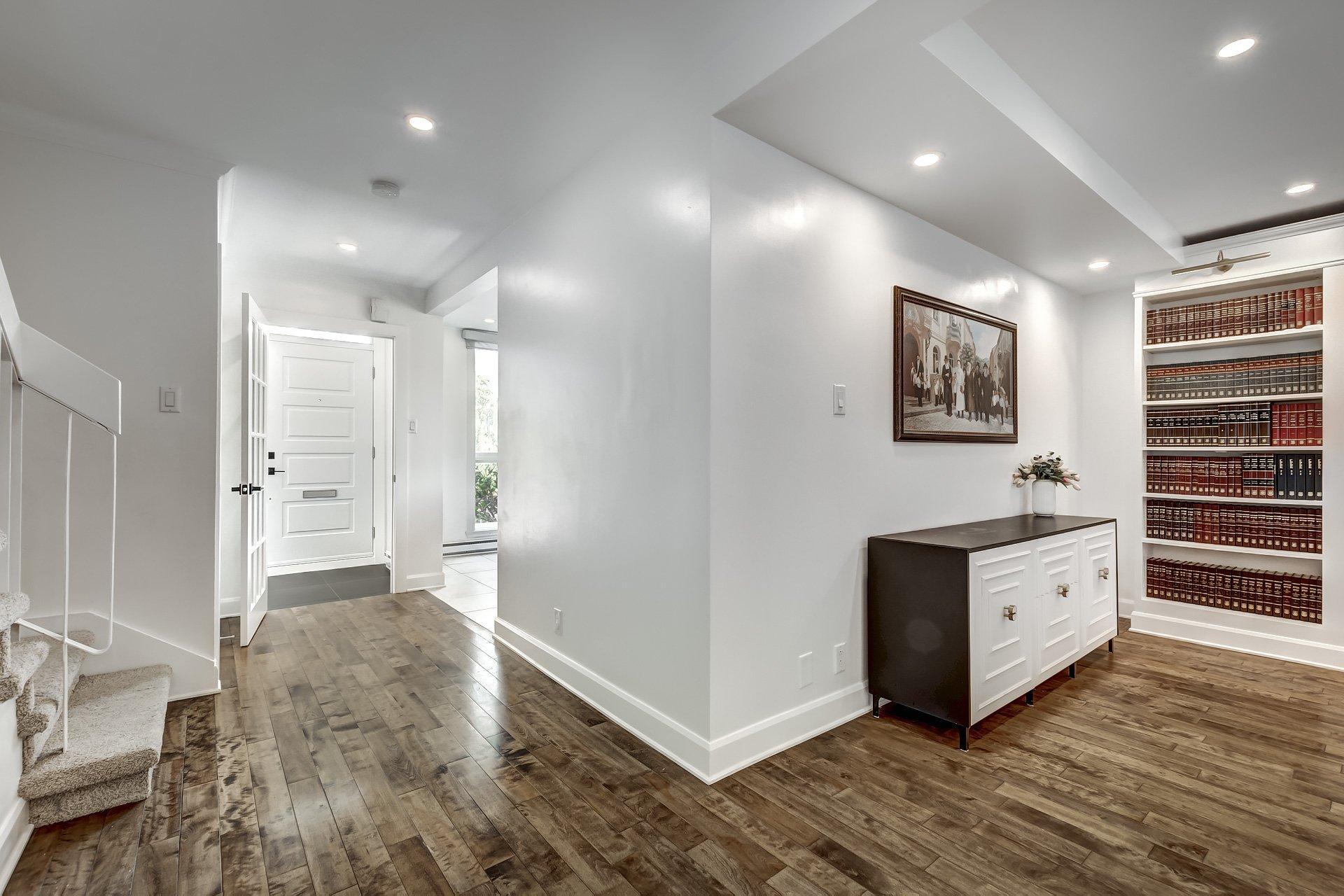 









5601


Ch. Merrimac

,
Côte-Saint-Luc,




QC
H4W1S5

