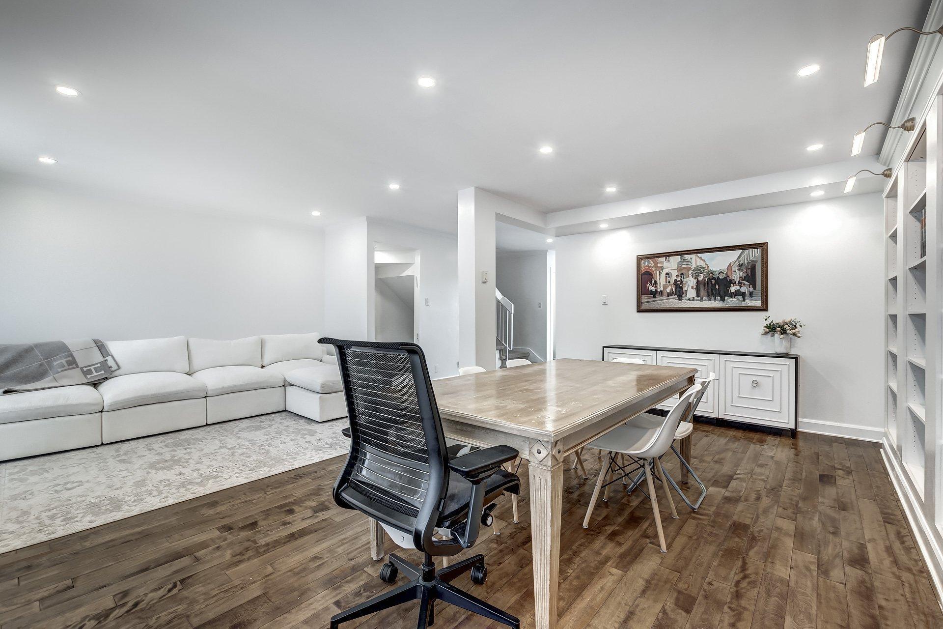 









5601


Ch. Merrimac

,
Côte-Saint-Luc,




QC
H4W1S5


