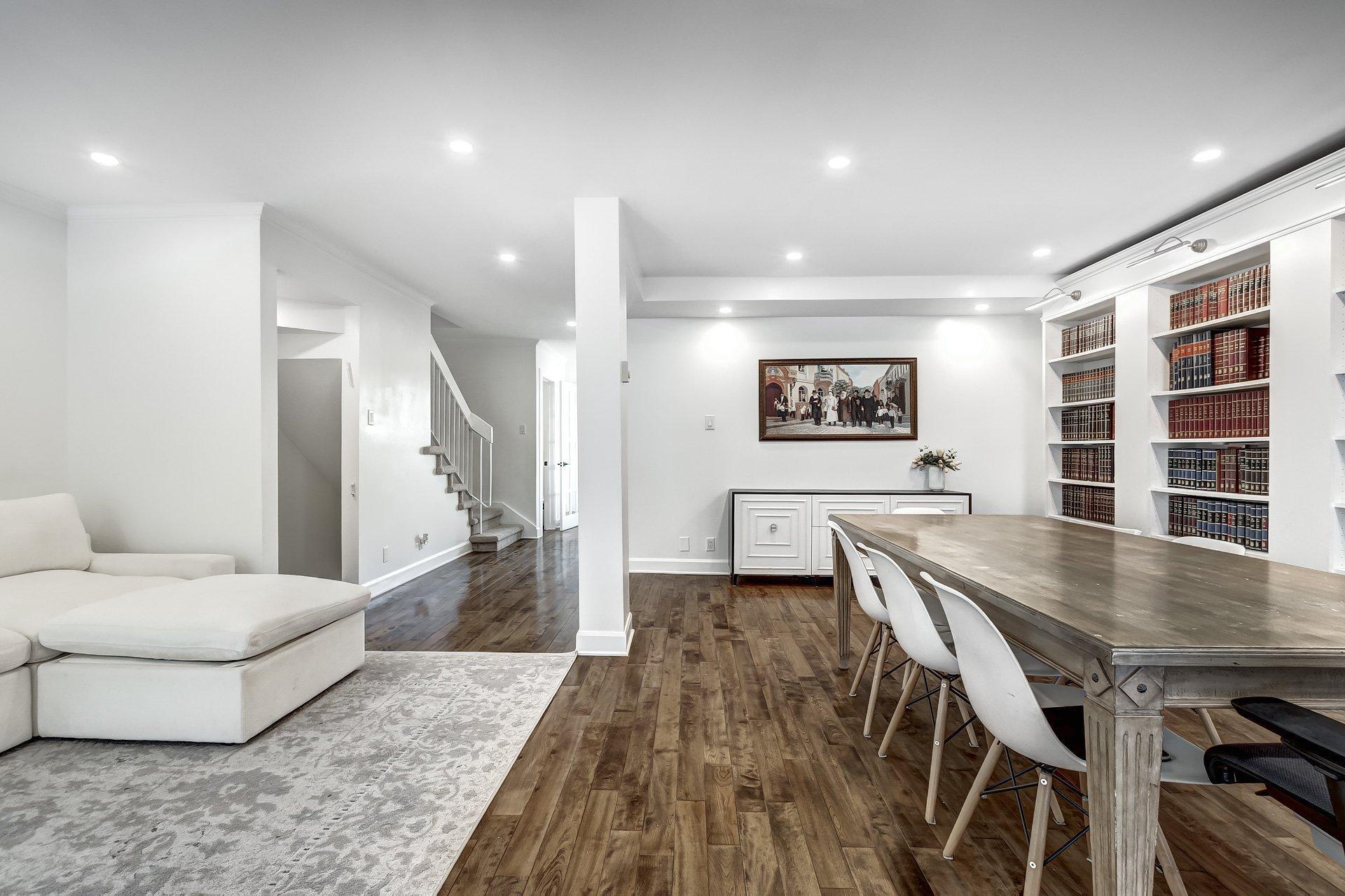 









5601


Ch. Merrimac

,
Côte-Saint-Luc,




QC
H4W1S5

