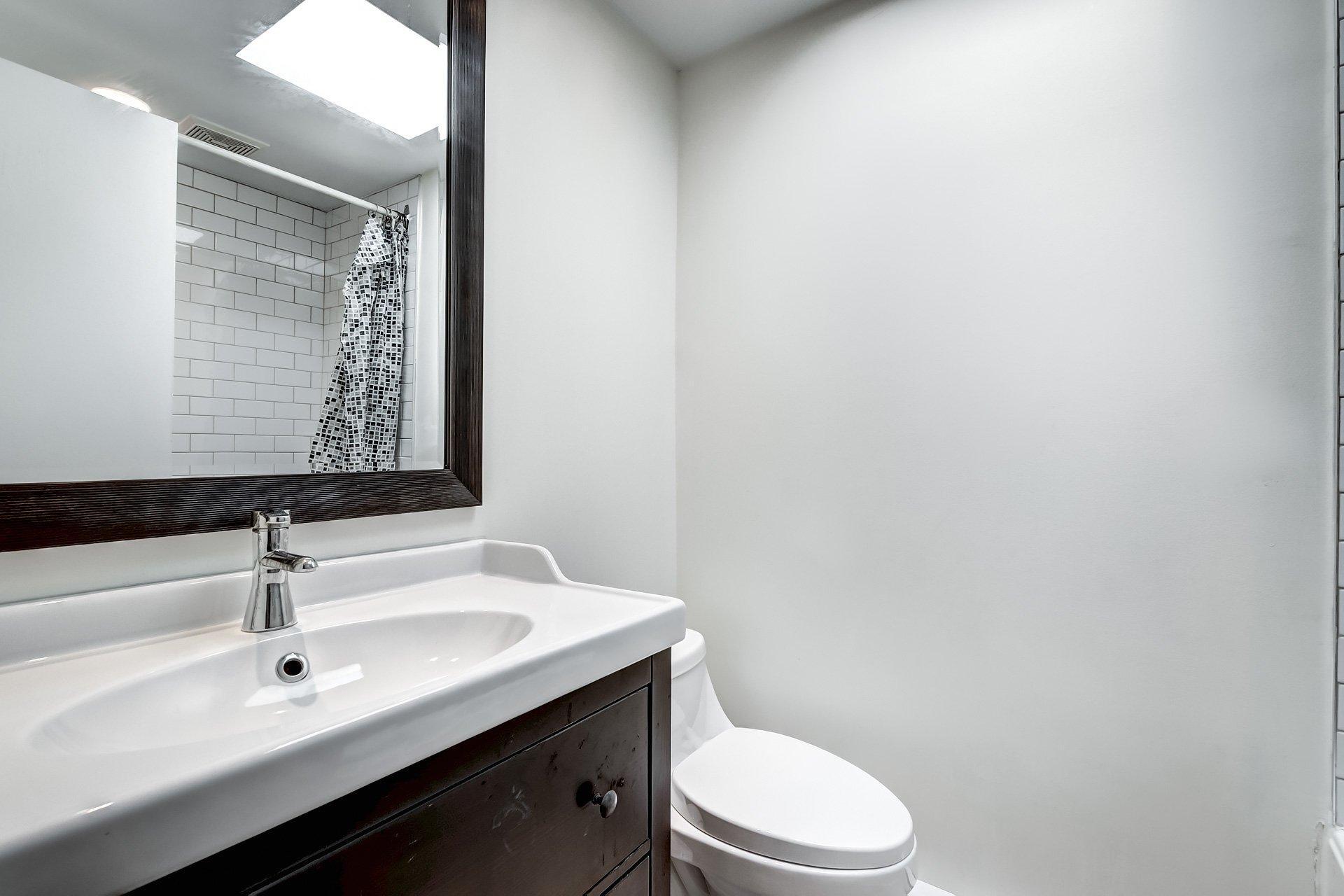 









5601


Ch. Merrimac

,
Côte-Saint-Luc,




QC
H4W1S5

