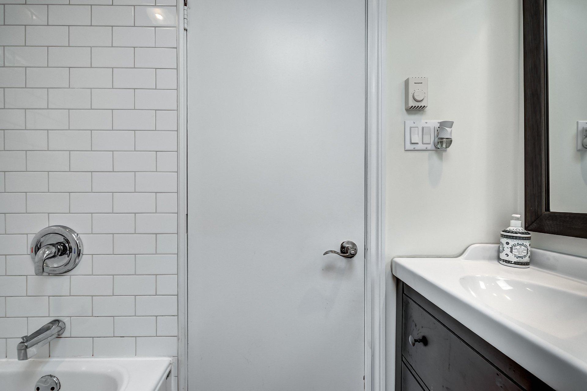 









5601


Ch. Merrimac

,
Côte-Saint-Luc,




QC
H4W1S5

