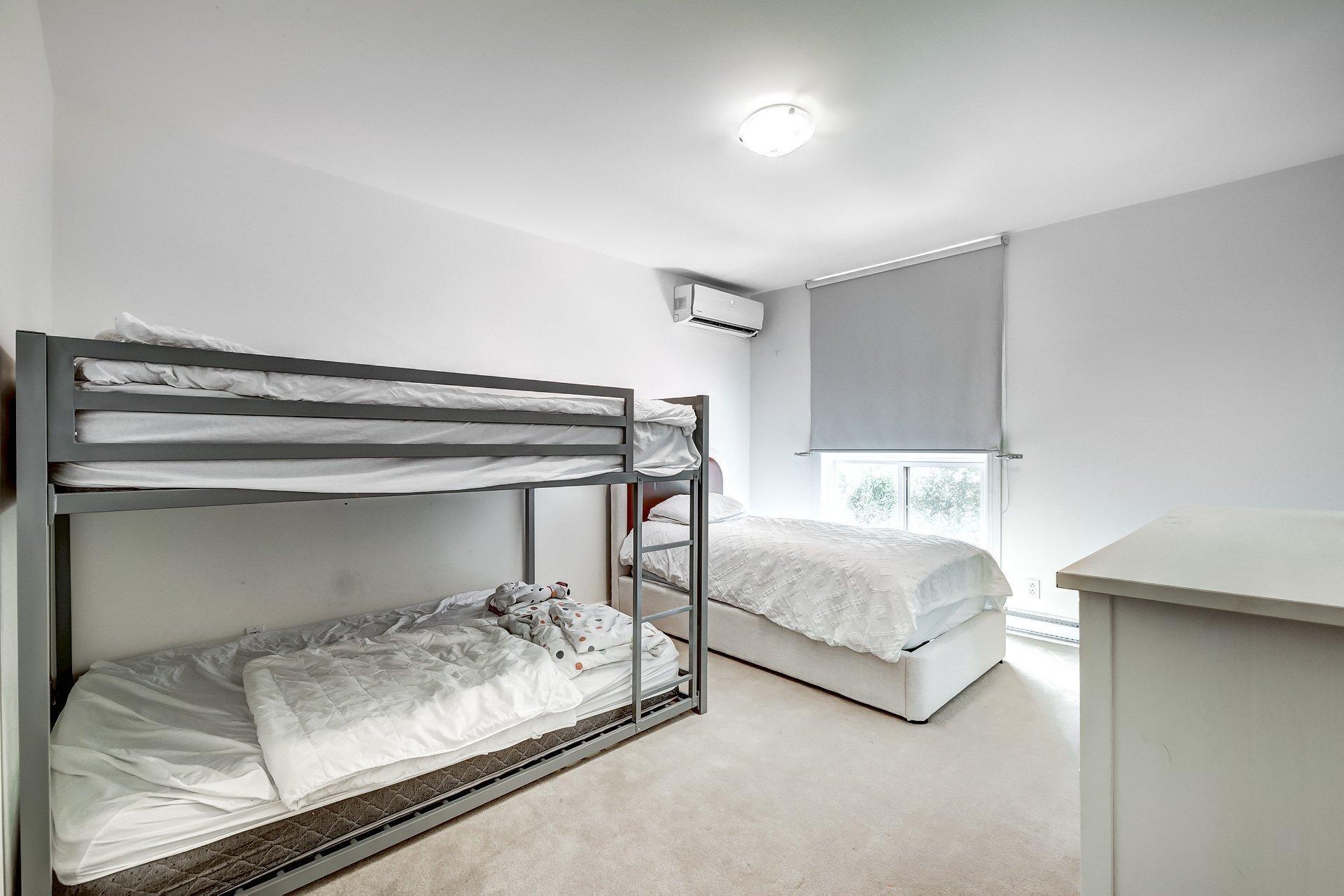 









5601


Ch. Merrimac

,
Côte-Saint-Luc,




QC
H4W1S5

