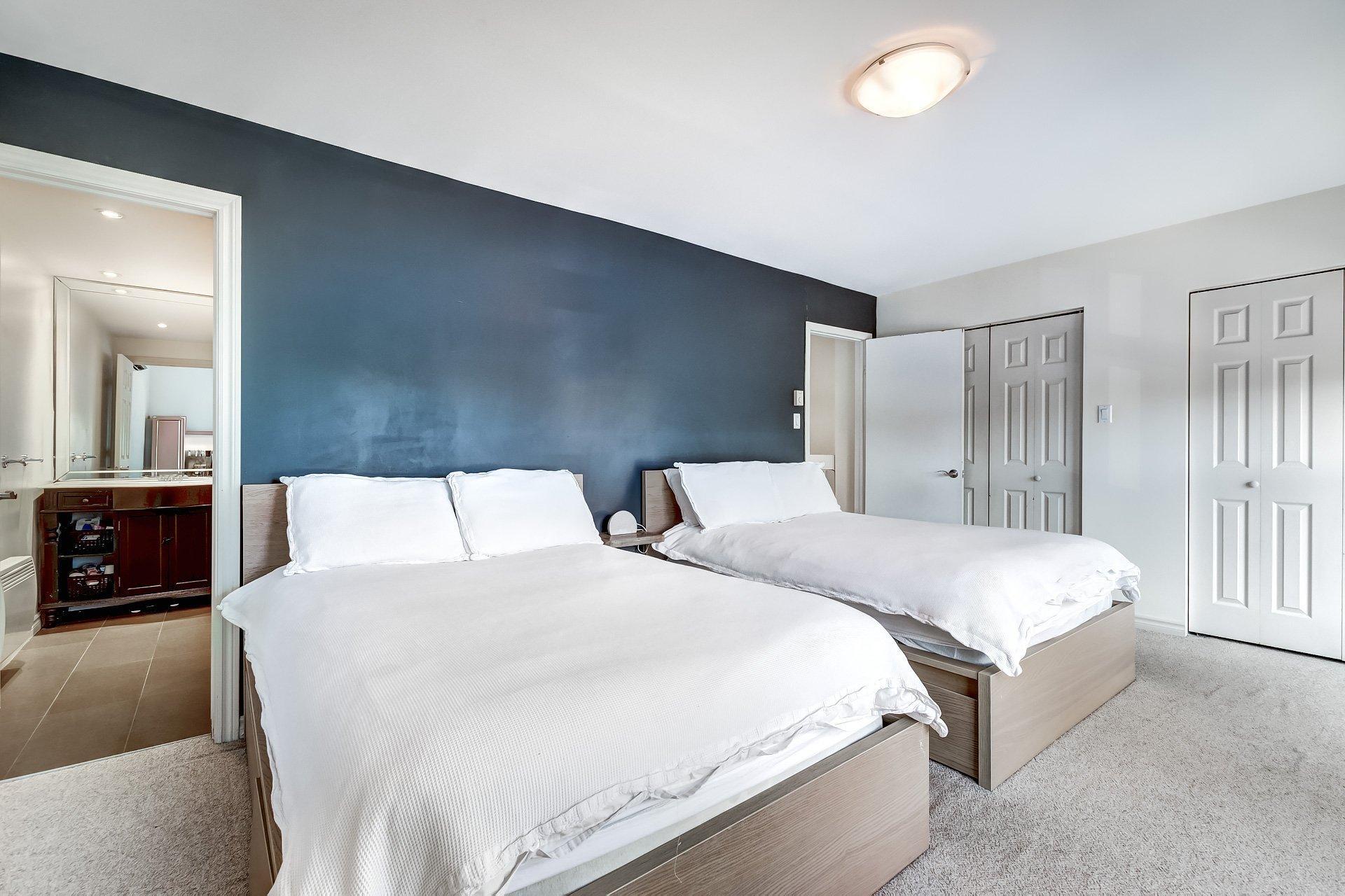 









5601


Ch. Merrimac

,
Côte-Saint-Luc,




QC
H4W1S5

