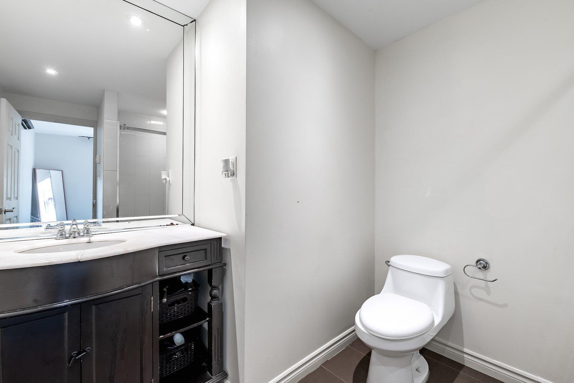 









5601


Ch. Merrimac

,
Côte-Saint-Luc,




QC
H4W1S5

