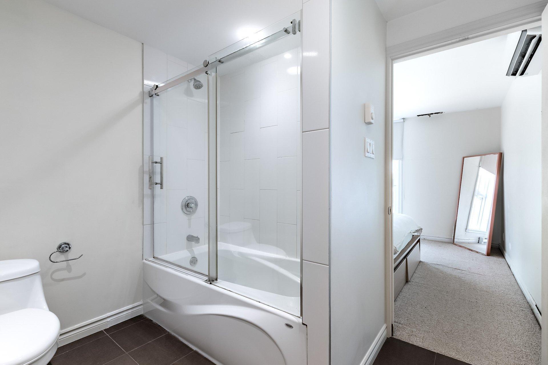 









5601


Ch. Merrimac

,
Côte-Saint-Luc,




QC
H4W1S5

