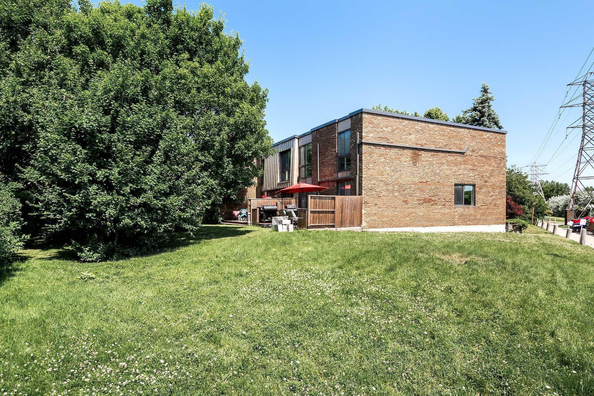 









5601


Ch. Merrimac

,
Côte-Saint-Luc,




QC
H4W1S5

