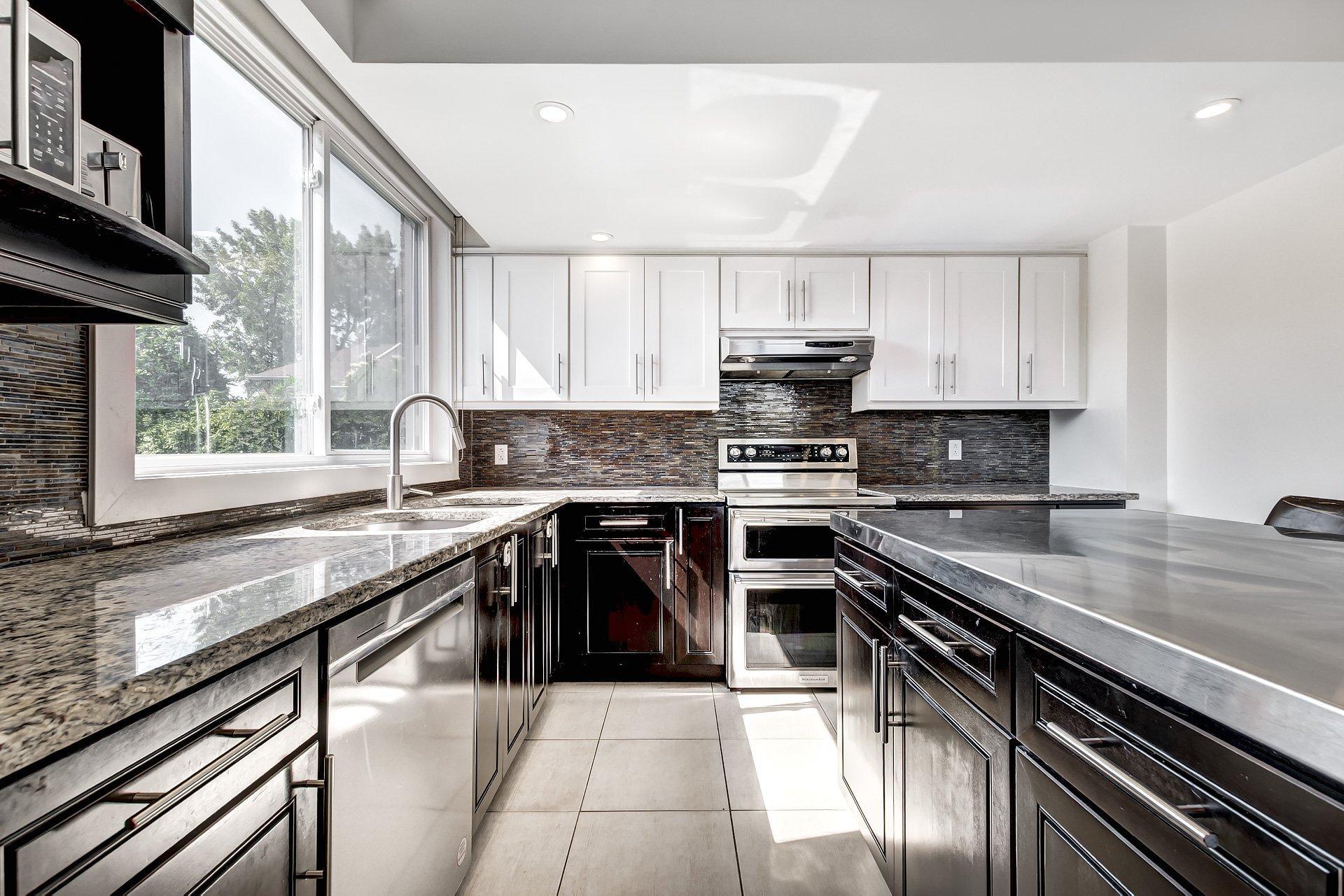









5601


Ch. Merrimac

,
Côte-Saint-Luc,




QC
H4W1S5

