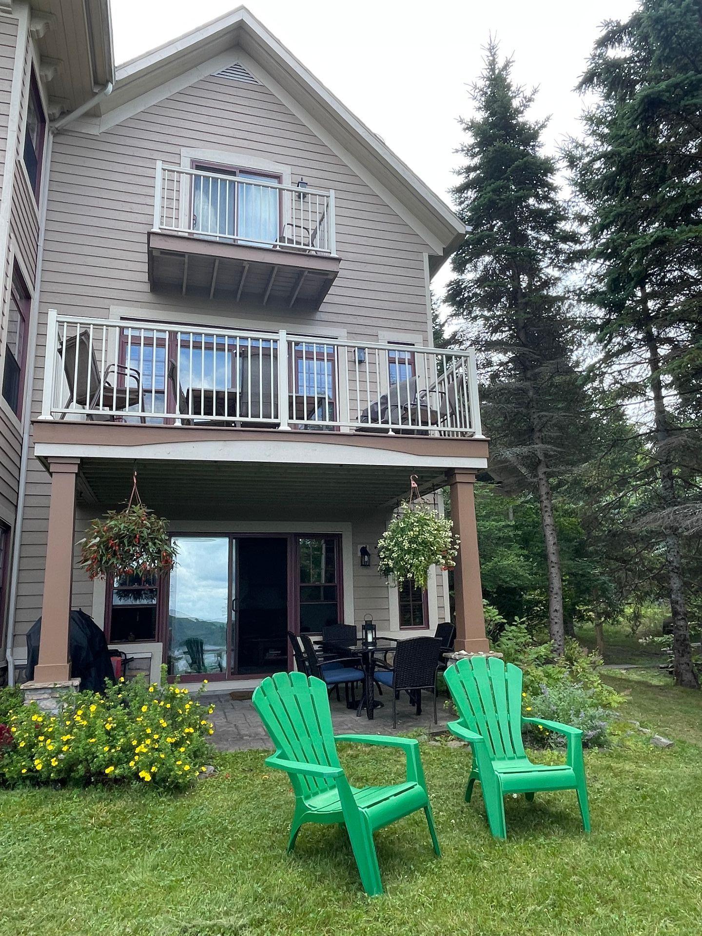 









156


Rue du Mont-Plaisant

, 1,
Mont-Tremblant,




QC
J8E1L2

