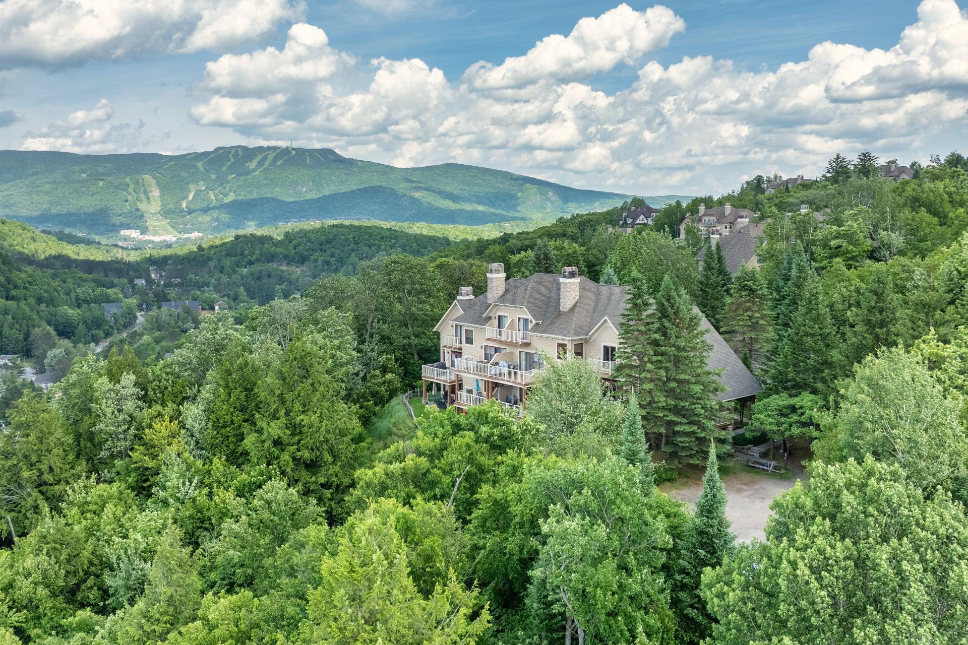 









156


Rue du Mont-Plaisant

, 1,
Mont-Tremblant,




QC
J8E1L2


