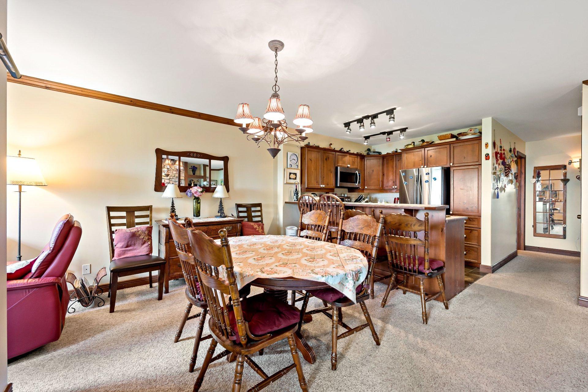 









156


Rue du Mont-Plaisant

, 1,
Mont-Tremblant,




QC
J8E1L2

