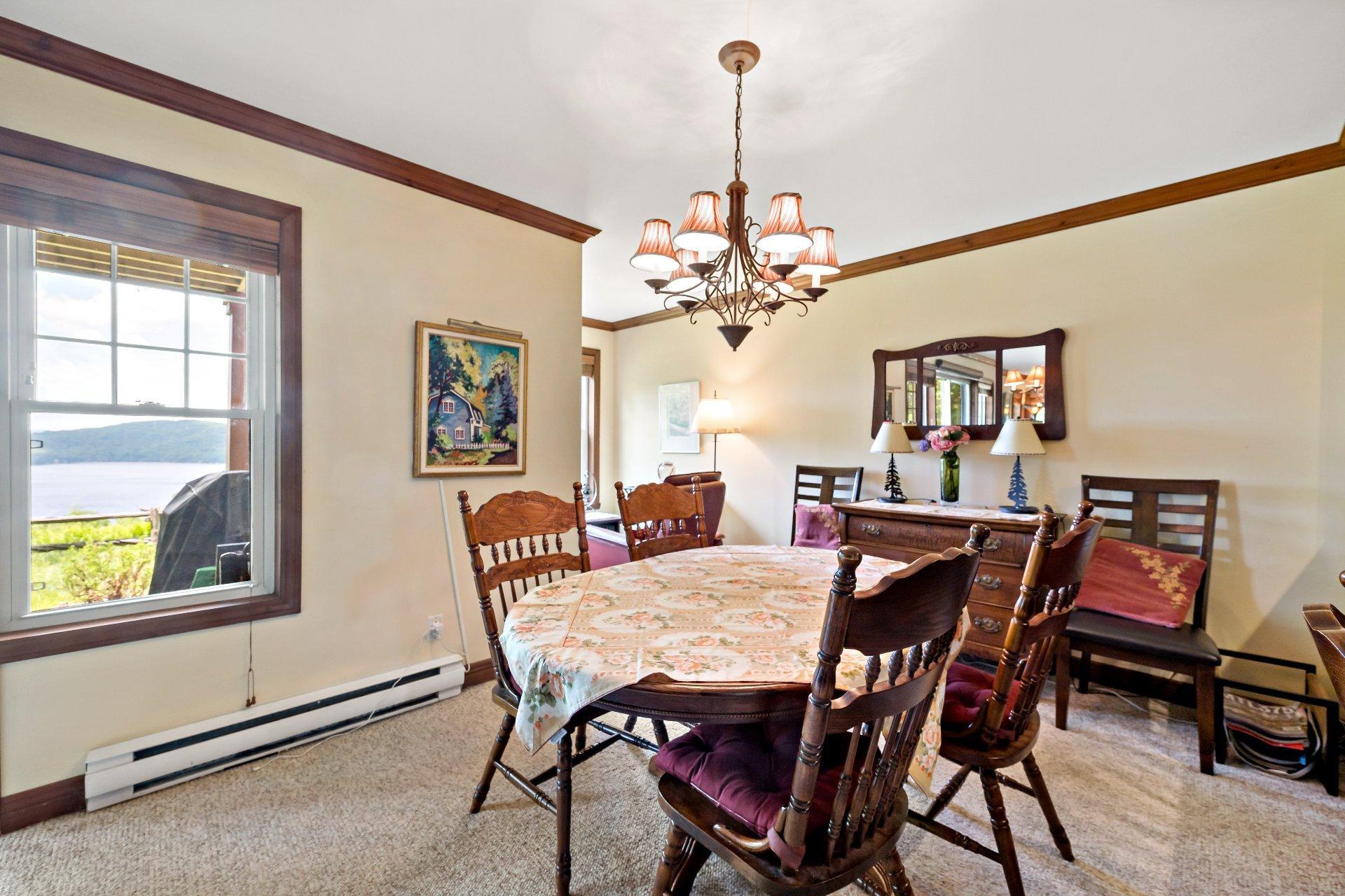 









156


Rue du Mont-Plaisant

, 1,
Mont-Tremblant,




QC
J8E1L2

