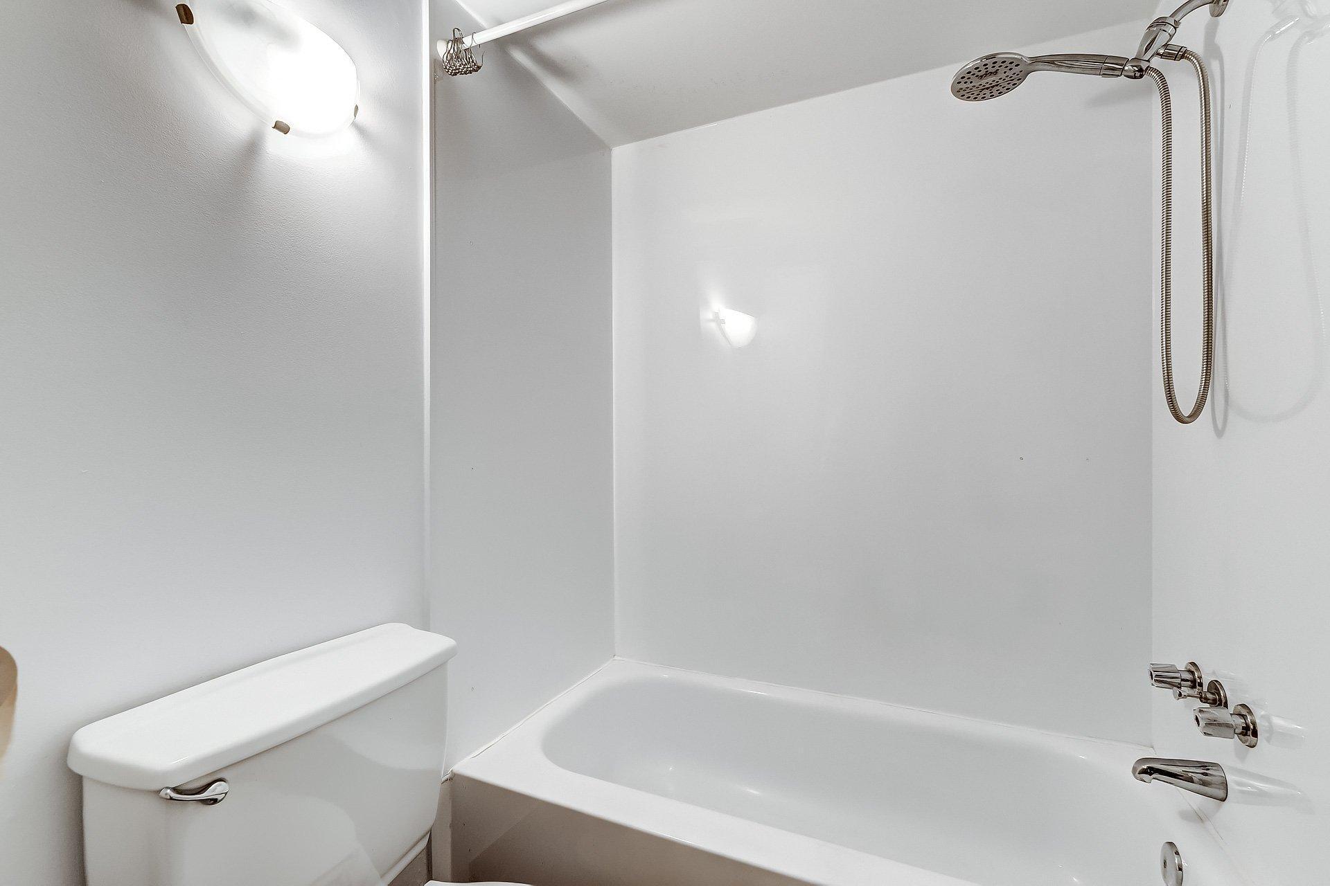 









11


Boul. Kirkland

, 109,
Kirkland,




QC
H9J1N2

