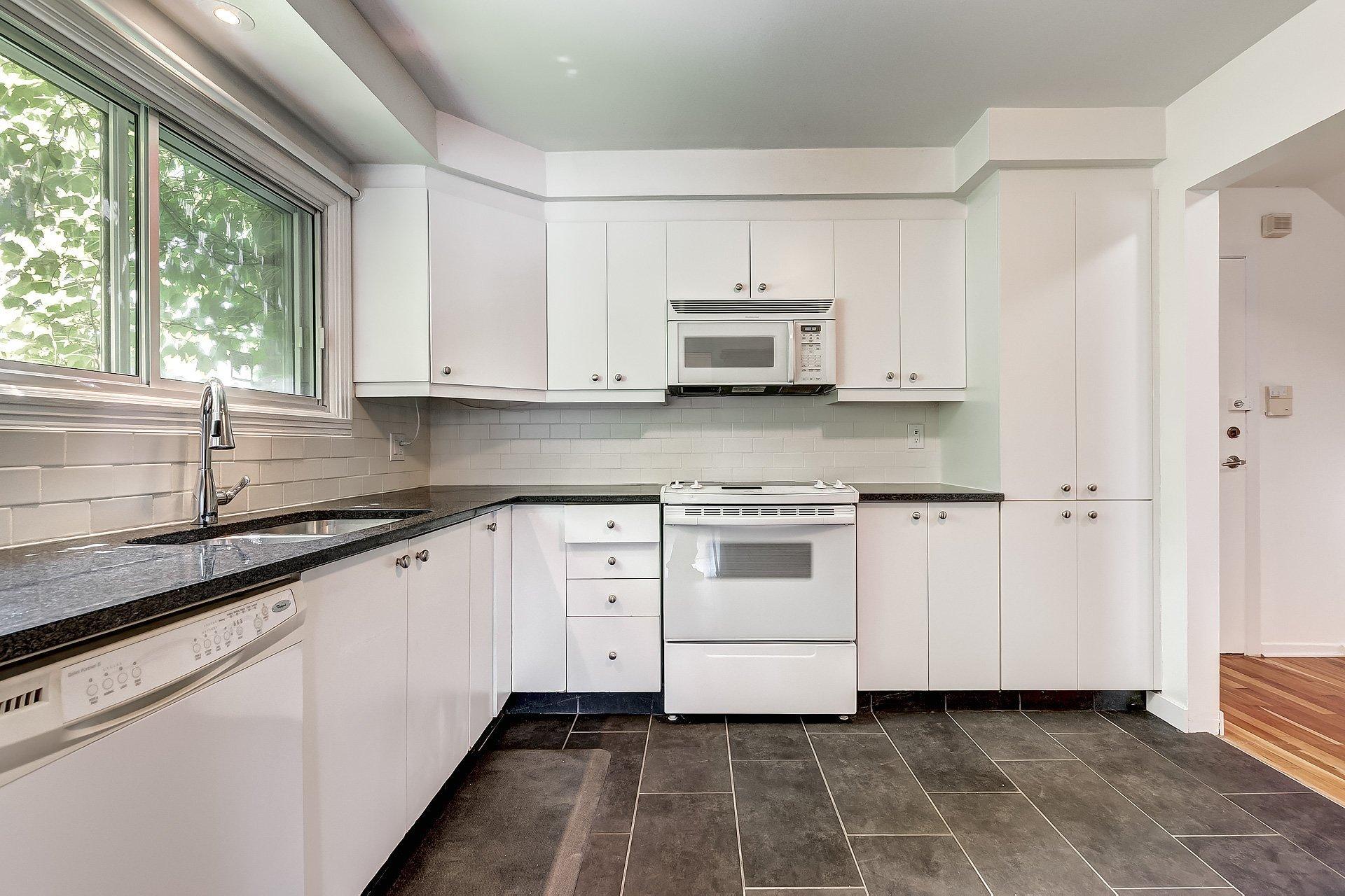 









11


Boul. Kirkland

, 109,
Kirkland,




QC
H9J1N2

