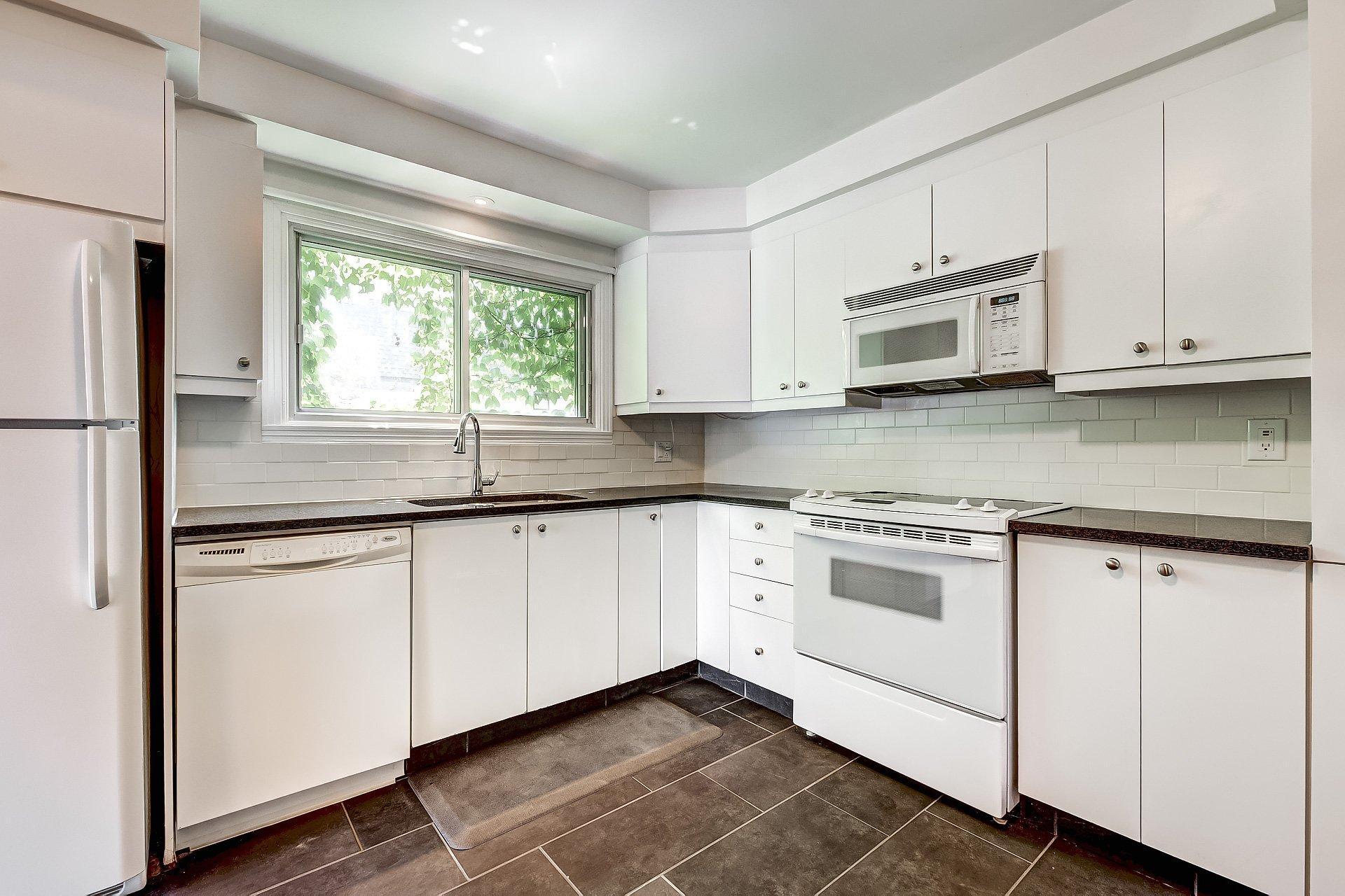 









11


Boul. Kirkland

, 109,
Kirkland,




QC
H9J1N2

